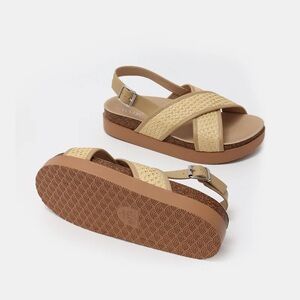 Wydr monti criss cross footbed sandals 8 extra wide